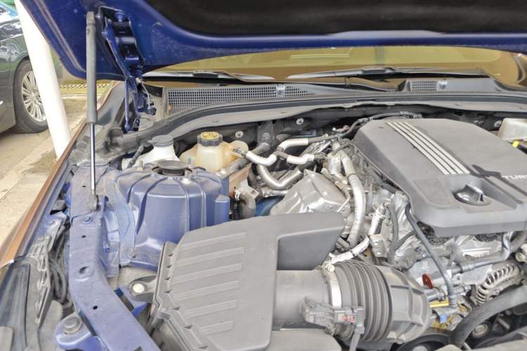 Used Cadillac CT5 2020 28T Luxury Version Engine Bay Right