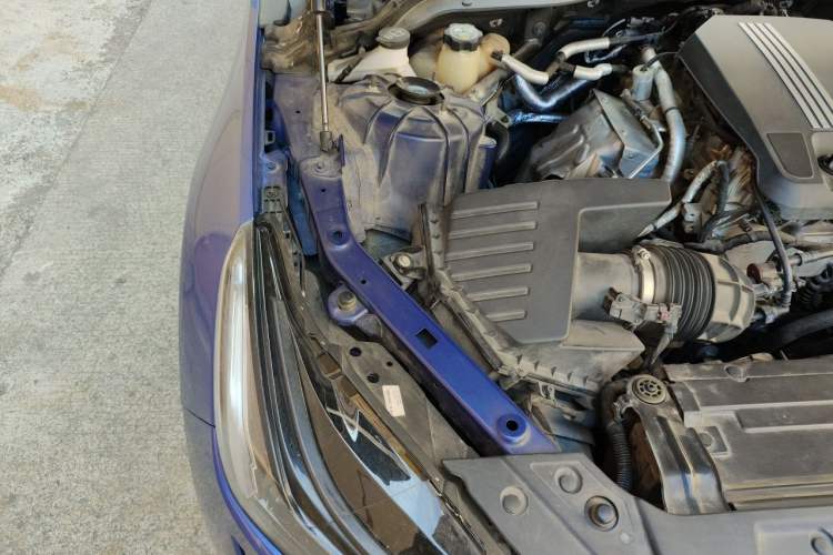 Used Cadillac CT5 2020 Revised 28T Platinum Sport Edition Engine Bay Right
