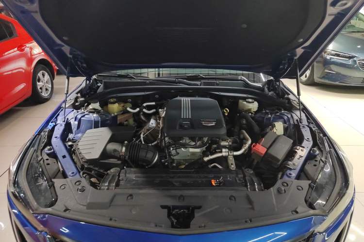 Used Cadillac CT5 2020 Revised 28T Platinum Sport Edition Engine Bay