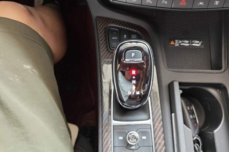 Used Cadillac CT5 2020 28T Platinum Sport Edition Gear Lever