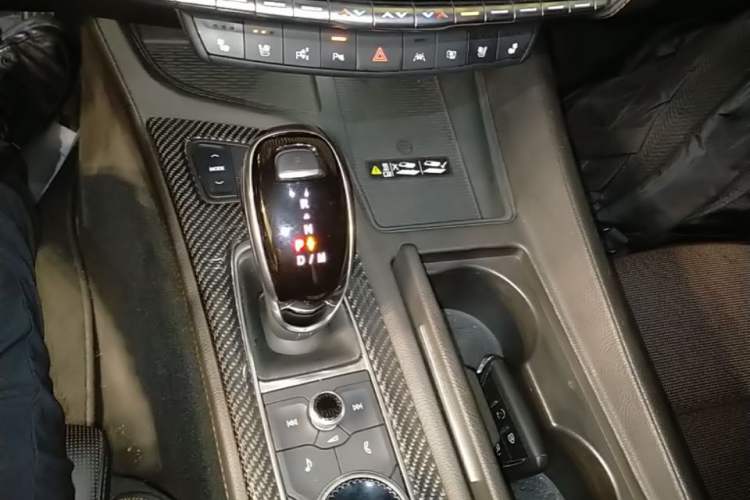 Used Cadillac CT5 2020 28T Platinum Sport Edition Gear Lever