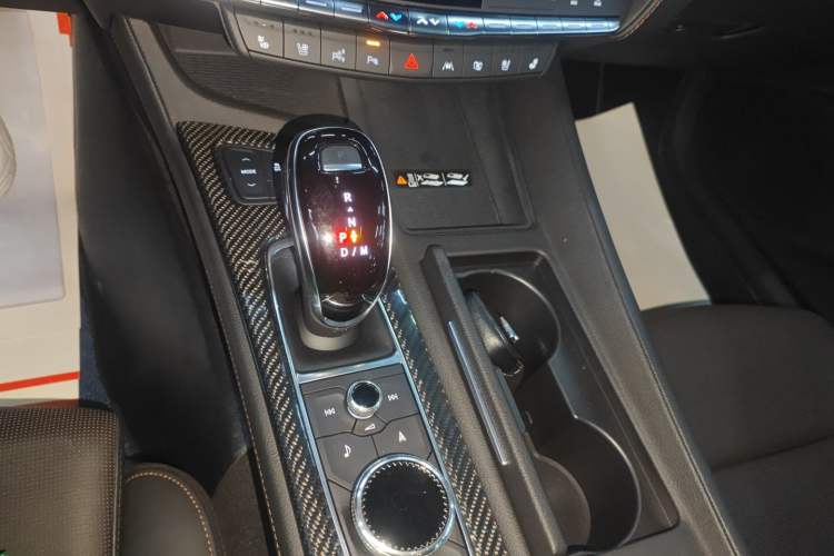 Used Cadillac CT5 2020 Revised 28T Platinum Sport Edition Gear Lever