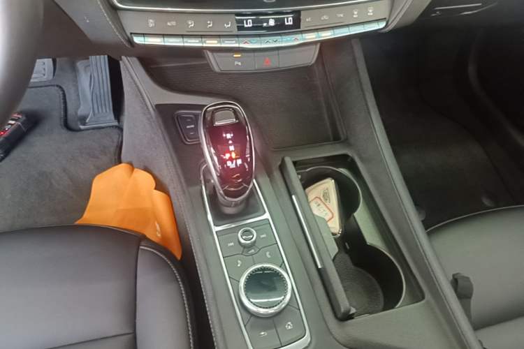 Used Cadillac CT5 2020 Revised Version 28T Fashion Edition Gear Lever