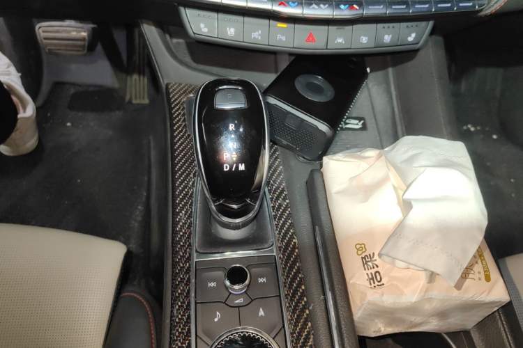Used Cadillac CT5 2020 Revised 28T Platinum Sport Edition Gear Lever