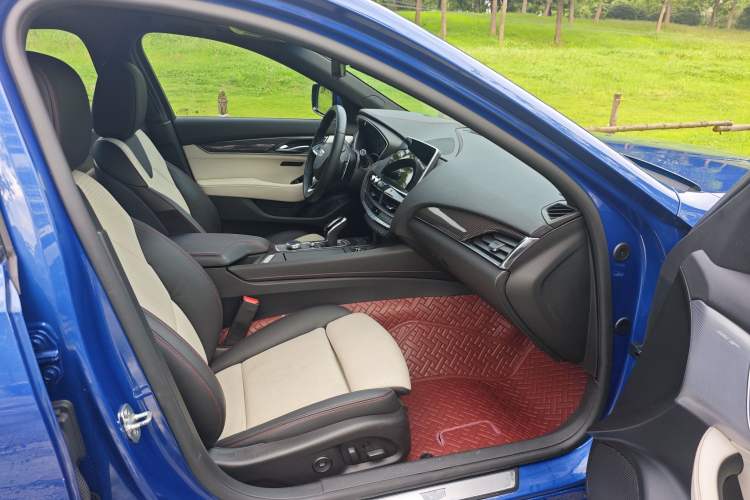 Used Cadillac CT5 2020 28T Platinum Sport Edition Interior 3