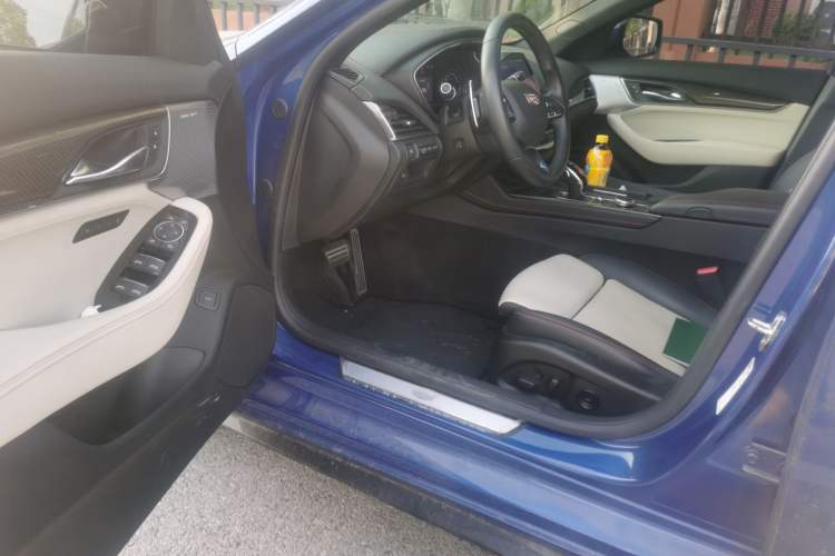 Used Cadillac CT5 2020 Revised 28T Platinum Sport Edition Interior 3