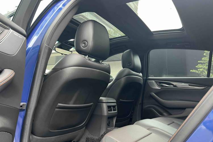 Used Cadillac CT5 2020 Revised 28T Platinum Sport Edition Interior 4