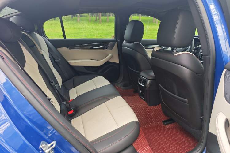 Used Cadillac CT5 2020 28T Platinum Sport Edition Interior 5