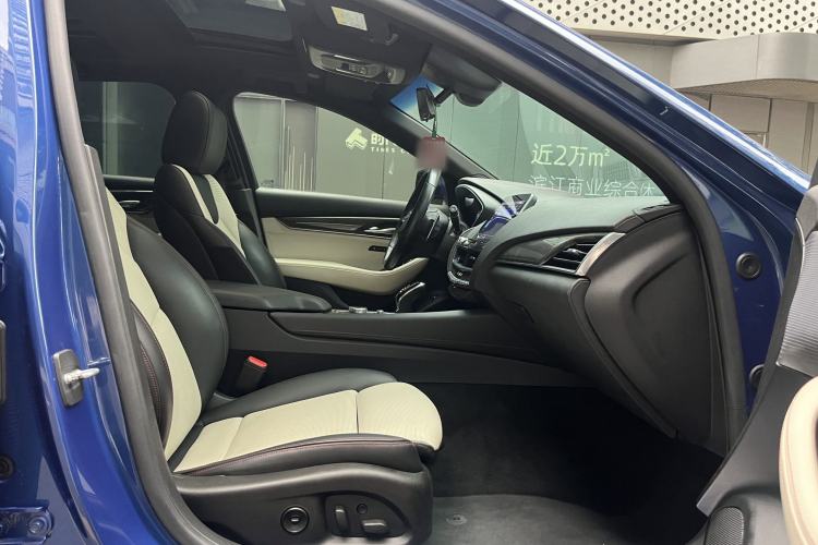 Used Cadillac CT5 2020 28T Platinum Sport Edition Interior 8