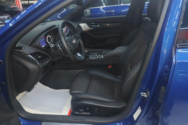 Used Cadillac CT5 2020 Revised 28T Platinum Sport Edition Left Front Seat