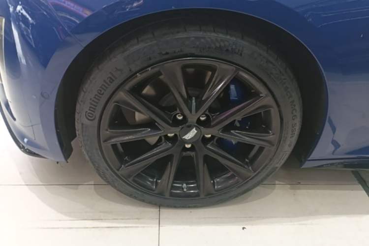 Used Cadillac CT5 2020 28T Platinum Sport Edition Left Front Wheel Hub