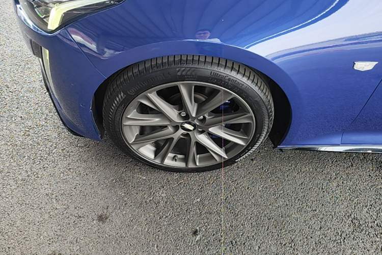 Used Cadillac CT5 2020 28T Platinum Sport Edition Left Front Wheel Hub