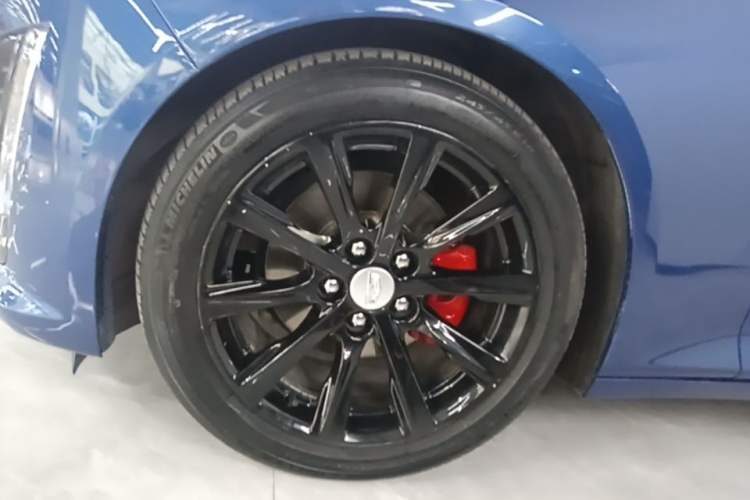 Used Cadillac CT5 2020 Revised Version 28T Fashion Edition Left Front Wheel Hub