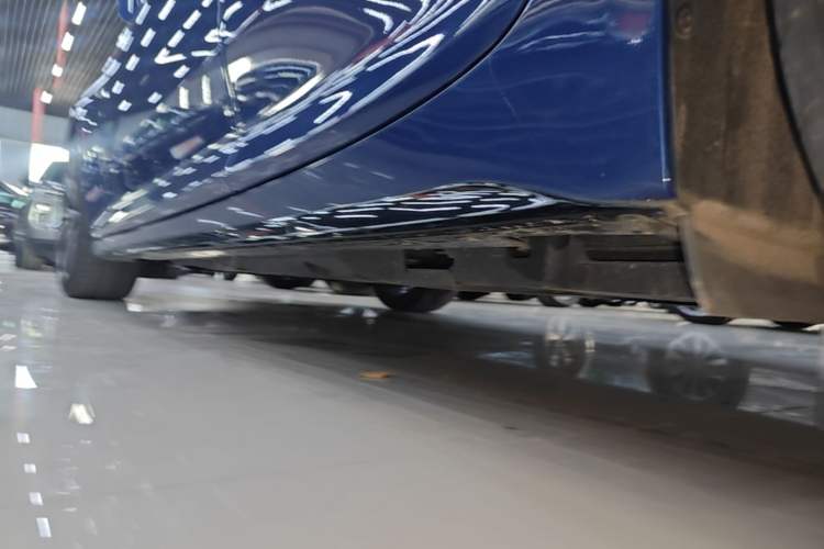 Used Cadillac CT5 2020 Revised 28T Platinum Sport Edition Left Side Sill