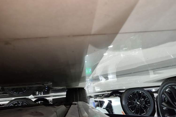Used Cadillac CT5 2020 28T Platinum Sport Edition Left Side Sill