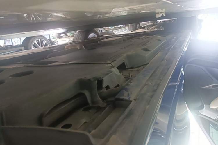 Used Cadillac CT5 2020 28T Platinum Sport Edition Left Side Sill