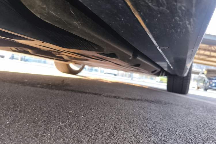Used Cadillac CT5 2020 28T Platinum Sport Edition Left Side Sill