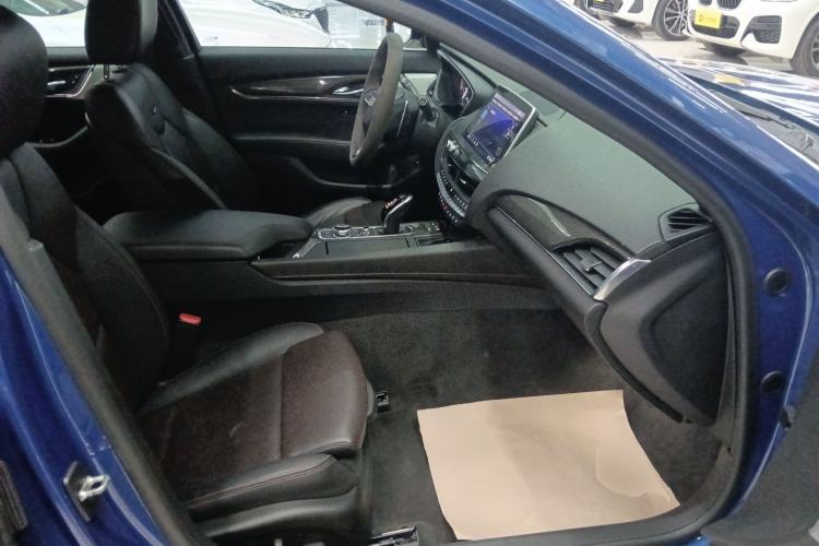Used Cadillac CT5 2020 Revised 28T Platinum Sport Edition Right Front Seat