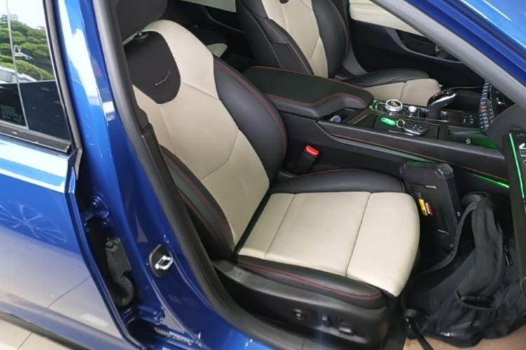 Used Cadillac CT5 2020 28T Platinum Sport Edition Right Front Seat