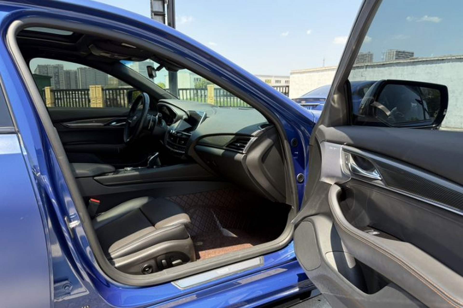 Used Cadillac CT5 2020 Revised 28T Platinum Sport Edition Right Front Seat