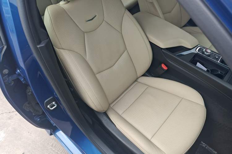 Used Cadillac CT5 2020 28T Luxury Version Right Front Seat