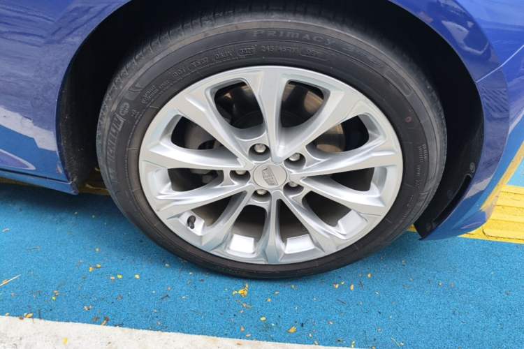 Used Cadillac CT5 2020 Revised Version 28T Luxury Edition Right Front Wheel Hub