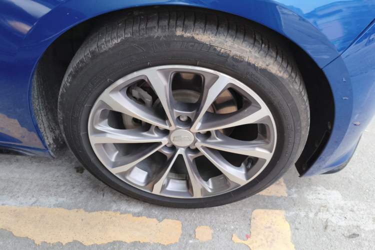Used Cadillac CT5 2020 28T Leading Sport Model Right Front Wheel Hub