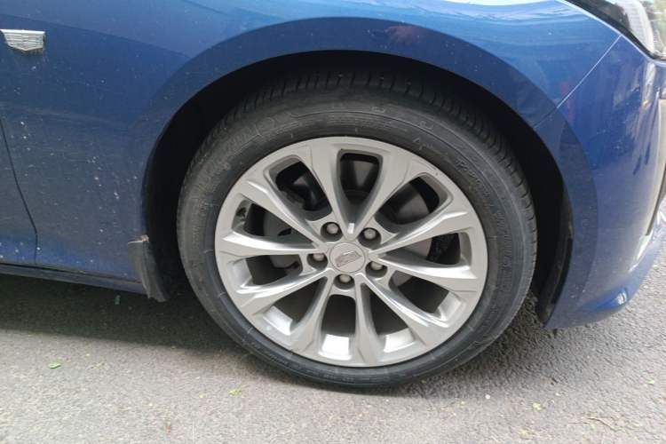 Used Cadillac CT5 2020 28T Luxury Version Right Front Wheel Hub