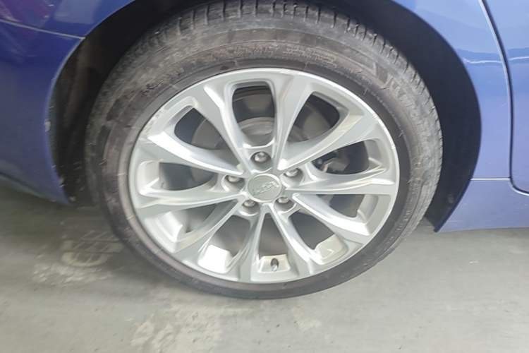 Used Cadillac CT5 2020 28T Luxury Version Right Rear Wheel Hub