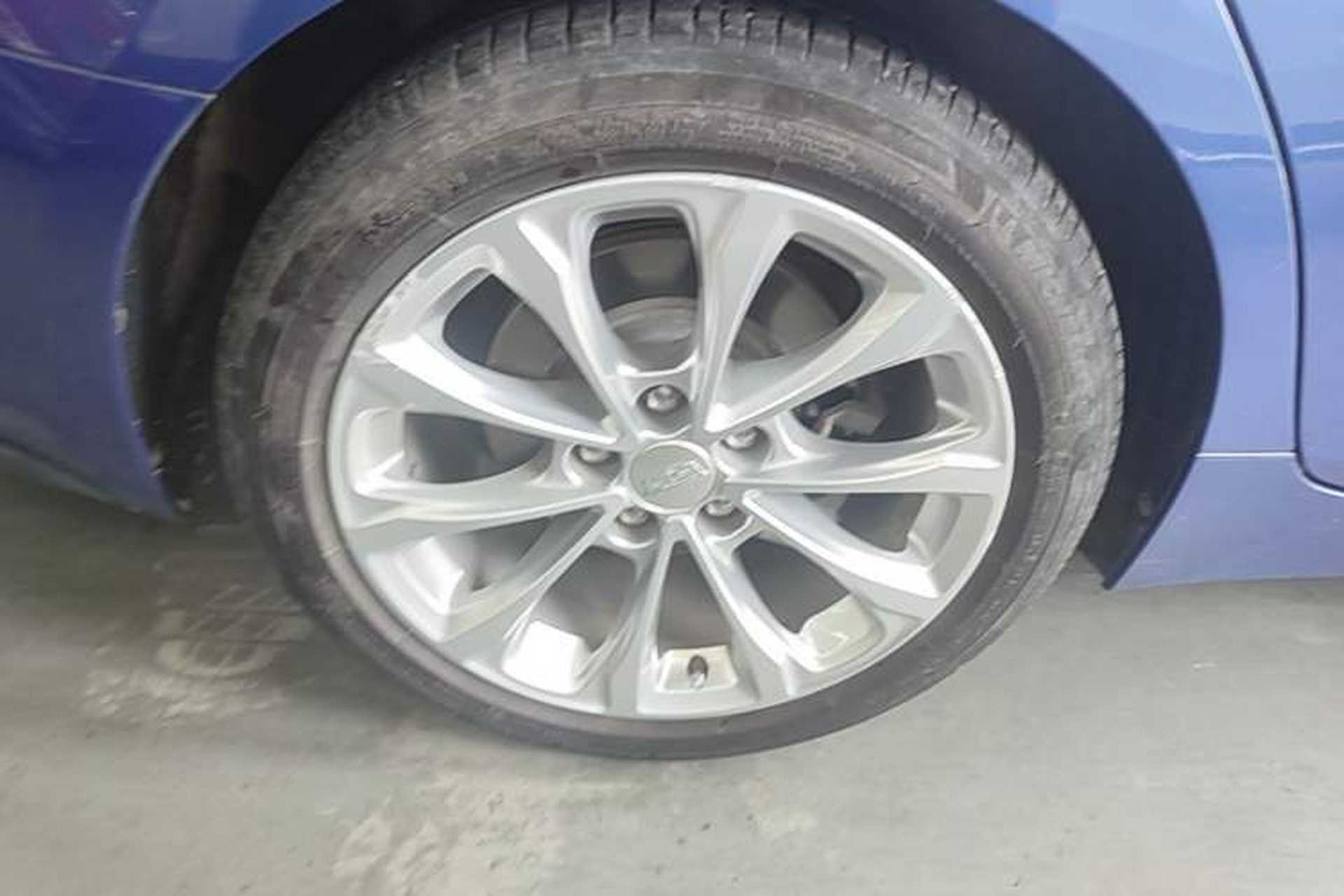 Used Cadillac CT5 2020 28T Luxury Version Right Rear Wheel Hub