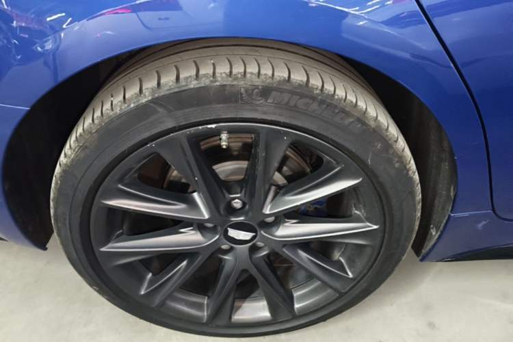 Used Cadillac CT5 2020 28T Platinum Sport Edition Right Rear Wheel Hub