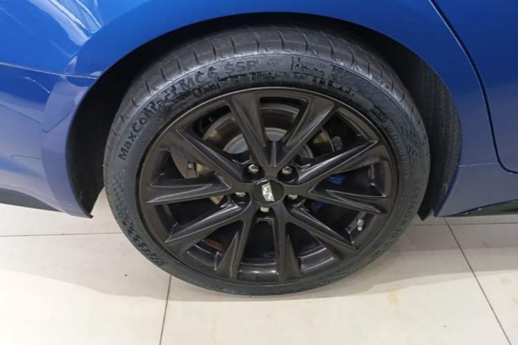 Used Cadillac CT5 2020 28T Platinum Sport Edition Right Rear Wheel Hub