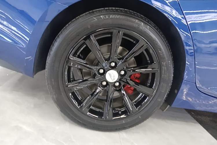 Used Cadillac CT5 2020 Revised Version 28T Fashion Edition Right Rear Wheel Hub