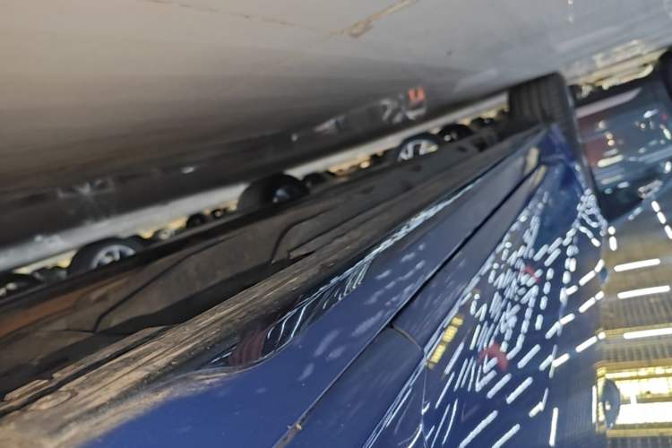 Used Cadillac CT5 2020 Revised 28T Platinum Sport Edition Right Side Sill