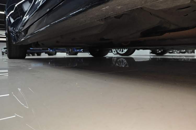 Used Cadillac CT5 2020 Revised 28T Platinum Sport Edition Right Side Sill