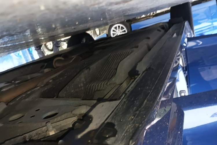 Used Cadillac CT5 2020 Revised 28T Platinum Sport Edition Right Side Sill