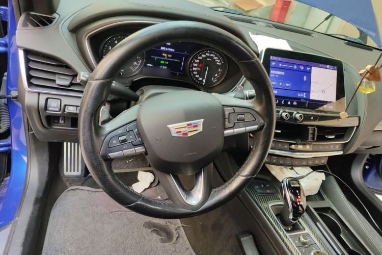 Used Cadillac CT5 2020 Revised 28T Platinum Sport Edition Steering Wheel