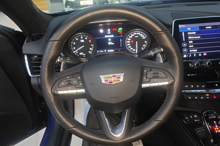 Used Cadillac CT5 2020 Revised 28T Platinum Sport Edition Steering Wheel