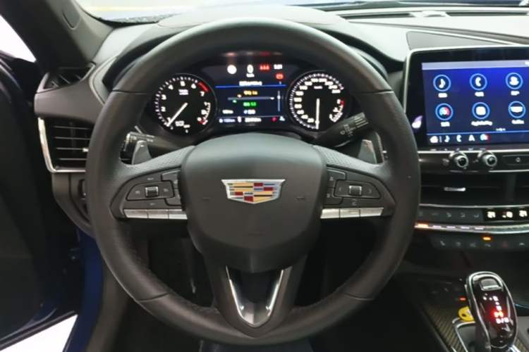 Used Cadillac CT5 2020 Revised 28T Platinum Sport Edition Steering Wheel