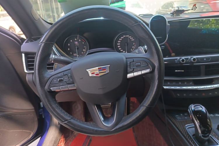 Used Cadillac CT5 2020 Revised 28T Platinum Sport Edition Steering Wheel