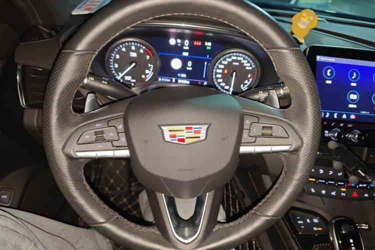 Used Cadillac CT5 2020 Revised 28T Platinum Sport Edition Steering Wheel
