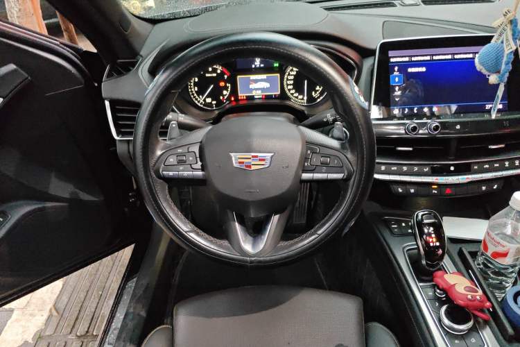 Used Cadillac CT5 2020 28T Leading Sport Model Steering Wheel