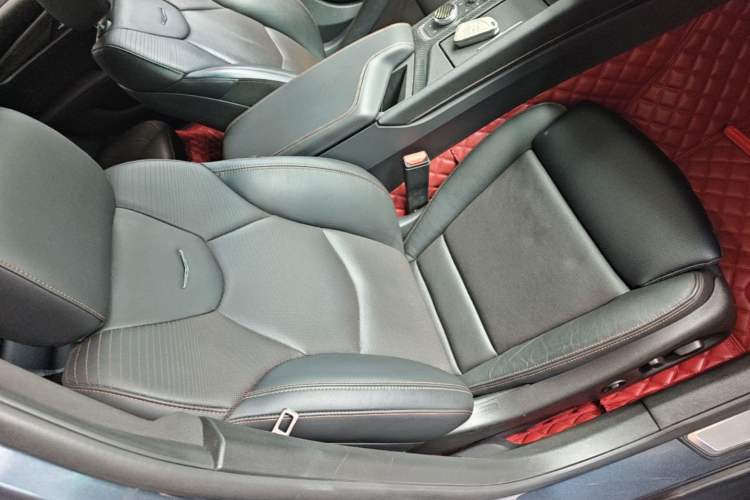 Used Cadillac CT5 2020 Revised 28T Platinum Sport Edition Right Front Seat