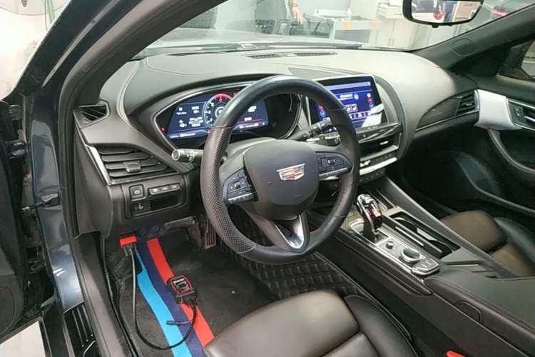 Used Cadillac CT5 2020 Revised 28T Platinum Sport Edition Center Console