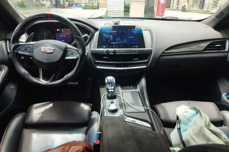 Used Cadillac CT5 2020 28T Platinum Sport Edition Center Console