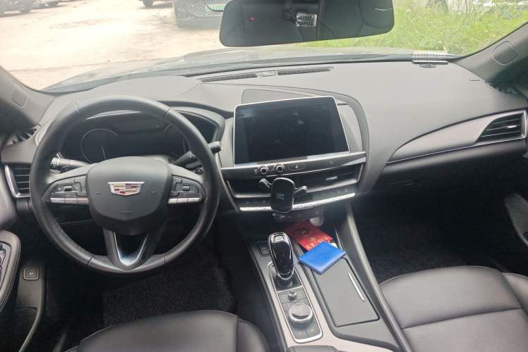 Used Cadillac CT5 2020 Revised Version 28T Luxury Edition Center Console