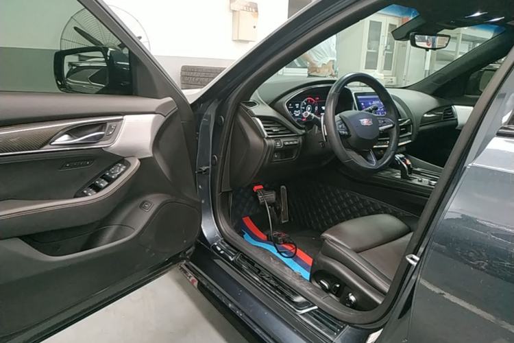 Used Cadillac CT5 2020 Revised 28T Platinum Sport Edition Driver Seat