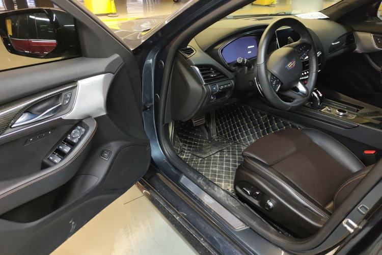 Used Cadillac CT5 2020 Revised 28T Platinum Sport Edition Driver Seat