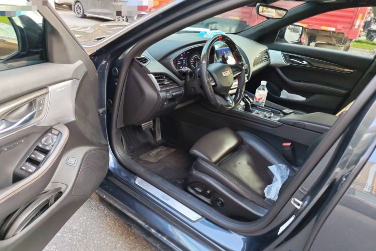 Used Cadillac CT5 2020 Revised 28T Platinum Sport Edition Driver Seat
