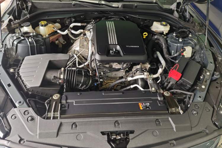 Used Cadillac CT5 2020 28T Leading Sport Model Engine Bay